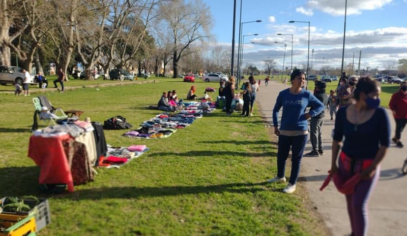 Feriantes del MTE piden que los dejen trabajar